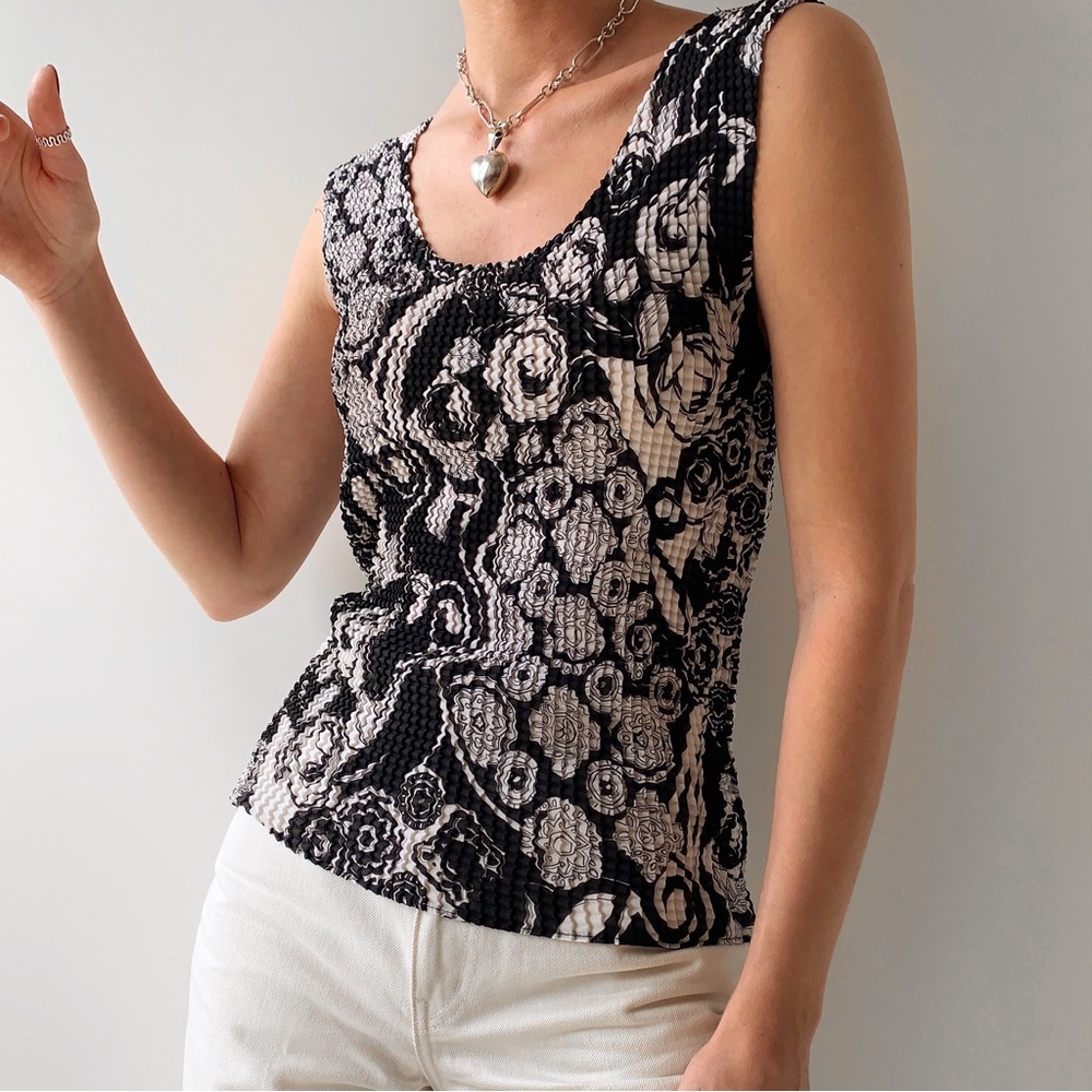 Vintage crinkled fitted abstract floral print tank top black and white - Picture 2 of 6